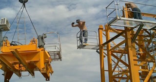 Демонтаж башенного крана в Арсеньеве - услуги по демонтажу от Сварной-Рсн от 1581 руб.